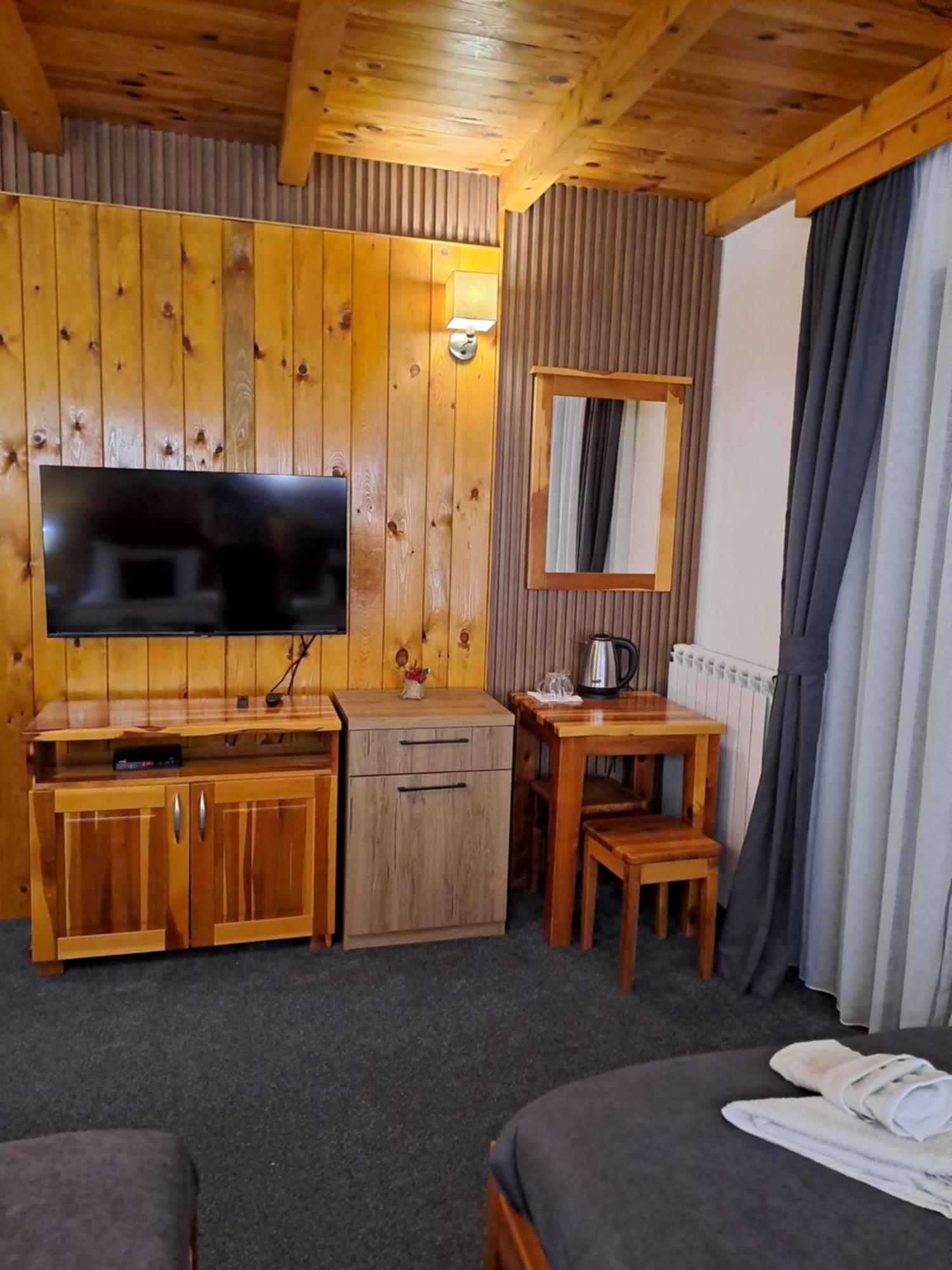 Rooms And Apartmants Mirovic Kolasin Exterior photo